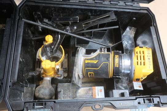 Overfræser DEWALT DCW600