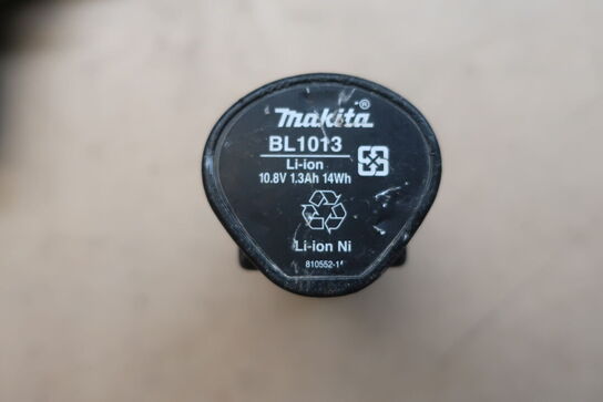 Skruemaskine og lygte MAKITA 