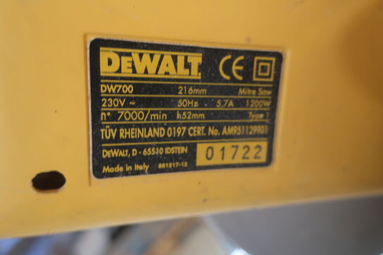 Geringssav DEWALT DW700 med arbejdsbord