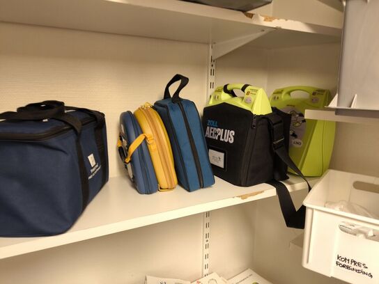 Udstyr og undervisningsmateriale til førstehjælp