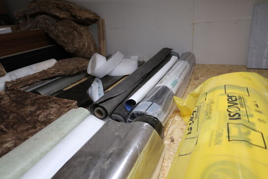 Div. Varelager bl.a. flisefødder, isolering, undertagstrammere, krydsfinerplader, planker m.m.