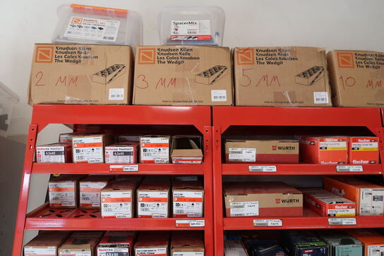 Div. Kiler, skruer WÜRTH, rawplugs m.m. (reoler medfølger ikke)