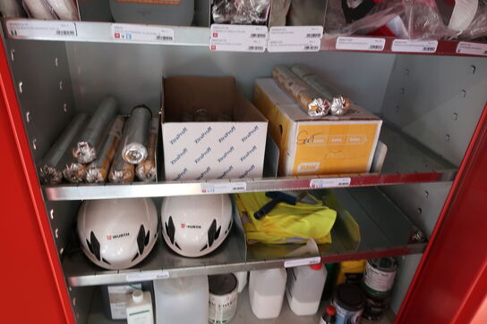 Div. Plejemidler, fugemasse, støvmasker m.m. (skab medfølger ikke)