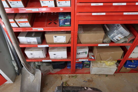 Div. Kiler, skruer WÜRTH, rawplugs m.m. (reoler medfølger ikke)