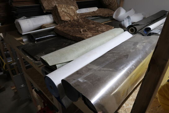 Div. Varelager bl.a. flisefødder, isolering, undertagstrammere, krydsfinerplader, planker m.m.