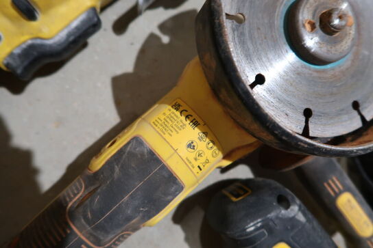 3 stk. akku håndværktøj DEWALT DCS335, DCS355 med 2 stk. batterier og lader