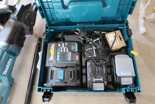 Akku pælebor MAKITA DG002G med 3 stk. batterier, lader samt udstyr
