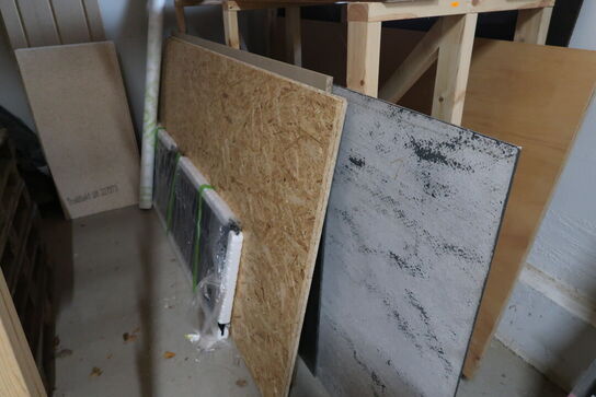 Div. Tagsten, spånplader, bordplader, troldtektplader, paller m.m.