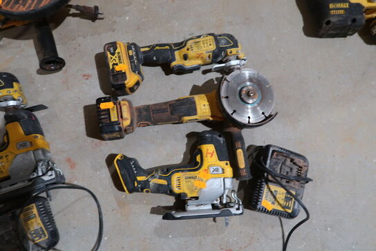 3 stk. akku håndværktøj DEWALT DCS335, DCS355 med 2 stk. batterier og lader