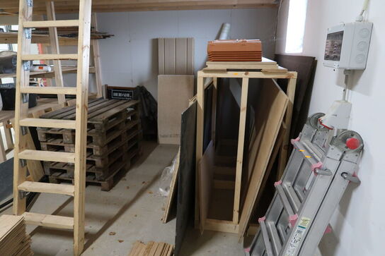 Div. Tagsten, spånplader, bordplader, troldtektplader, paller m.m.