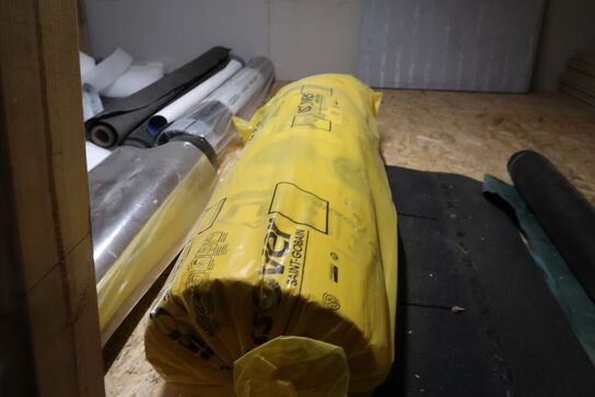 Div. Varelager bl.a. flisefødder, isolering, undertagstrammere, krydsfinerplader, planker m.m.