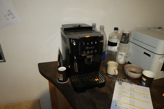 Espressomaskine DELONGHI Magnifica Start ECAM220.21.B