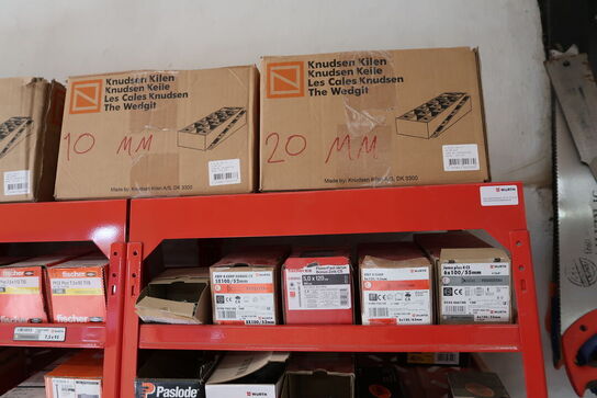 Div. Kiler, skruer WÜRTH, rawplugs m.m. (reoler medfølger ikke)