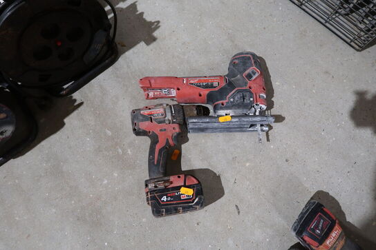 2 stk. akku håndværktøj MILWAUKEE M18 CBLDD, M18 FBJS med batteri