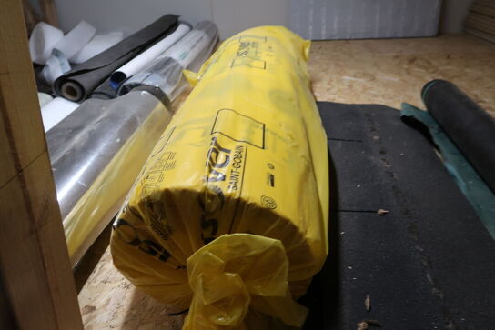 Div. Varelager bl.a. flisefødder, isolering, undertagstrammere, krydsfinerplader, planker m.m.