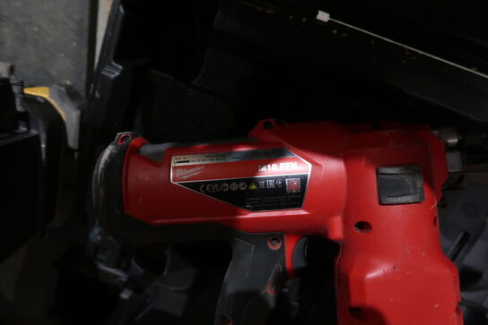 Akku sømpistol MILWAUKEE M18 FFN