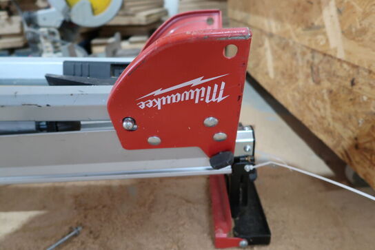 Kap-/geringssav MILWAUKEE MS 216 SB med arbejdsbord