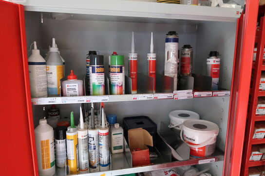 Div. Plejemidler, fugemasse, støvmasker m.m. (skab medfølger ikke)