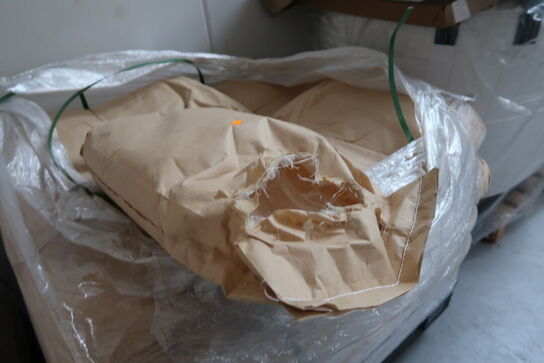 Palle med 48 stk. sække vandabsorberende granulat GELYGO. Vejl. udsalgspris pr stk: 3500,- kr