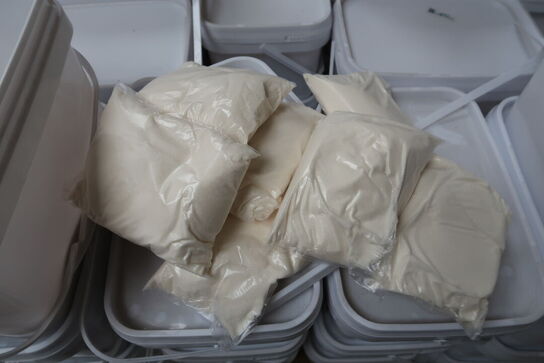 16 stk. spande med vandabsorberende granulat GELYGO 6kg, vejl. udsalgspris pr stk: 1100,- kr