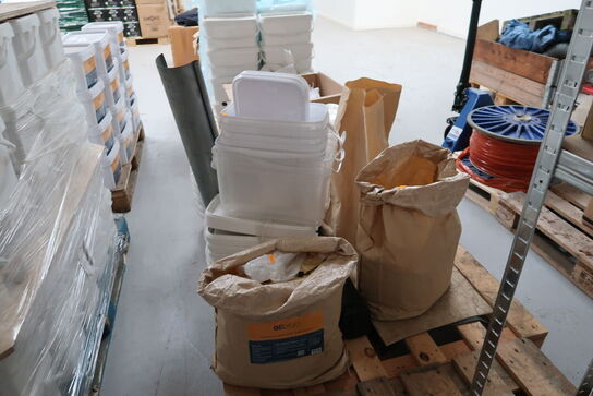 Div. Doseringskander GELYGO, spande, reol m.m.