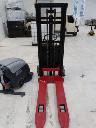 Elektrisk stabler GUTMAN SPM1525