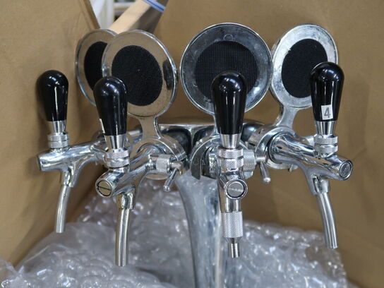 2 stk. Tappetårn med 4 haner