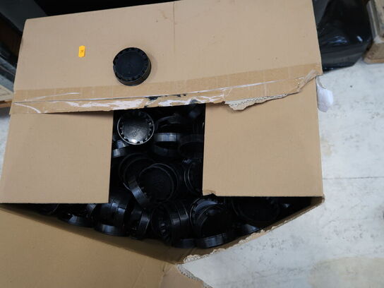 Kasse med beskyttelseslåg til fustager