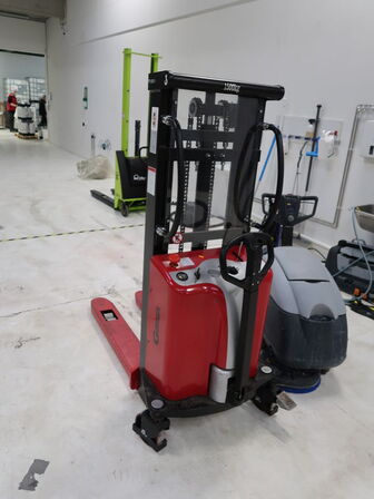 Elektrisk stabler GUTMAN SPM1525