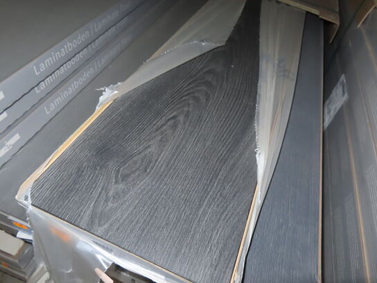 32 kvm. Laminatgulv - Oak Contura Black