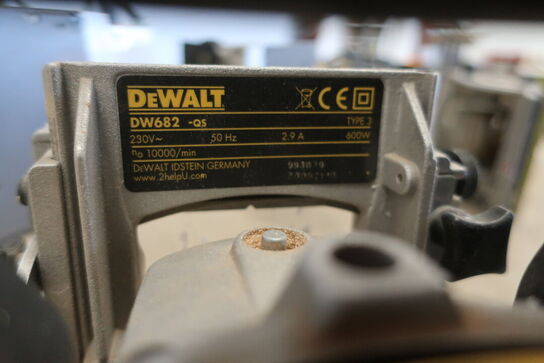 Lamelfræser DEWALT DW682-QS