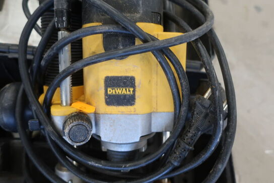 Overfræser DEWALT DW621