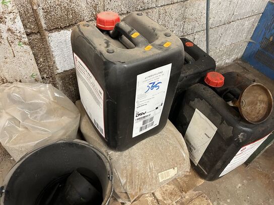 3 stk. dunke med hydrauliskolie TEXACO Oil Hdz 46 m.m.