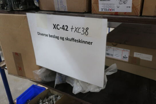 Opbevaringsvogn med div. Skinner til skuffer m.m.