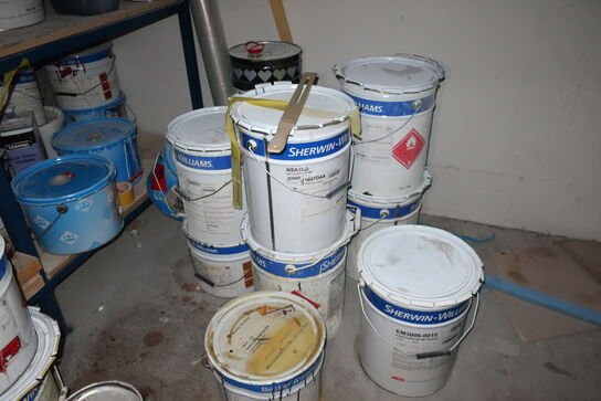 Lagerreoler samt div. Dunke med maling, kemikalier m.m. SHERWIN-WILLIAMS