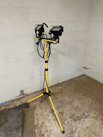 Arbejdslampe på stativ