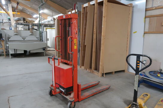 Stabler NP TRUCKS EHS 1000/2850 med lader