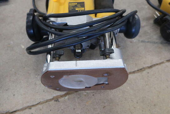 Overfræser DEWALT DW621