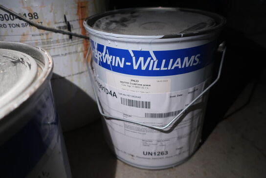 Lagerreoler samt div. Dunke med maling, kemikalier m.m. SHERWIN-WILLIAMS