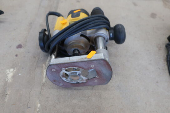 Overfræser DEWALT DW621