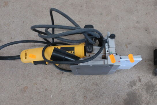 Lamelfræser DEWALT DW682-QS
