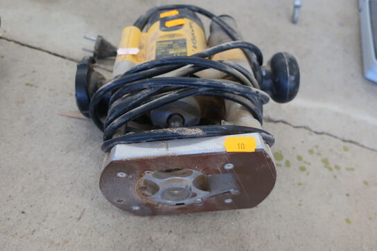 Overfræser DEWALT DW621