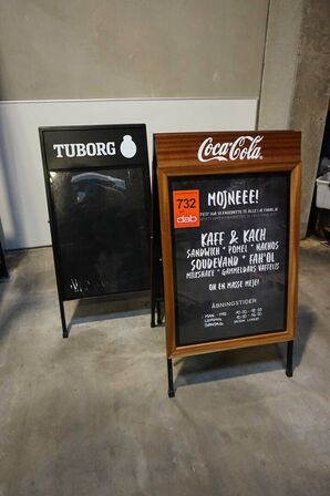 2 stk A-skilte med logo (MOMSFRI) 