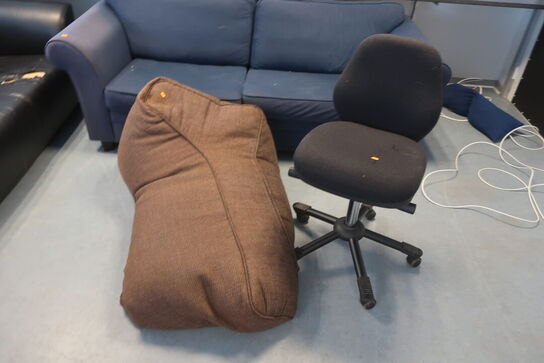 Sofaer samt reol 