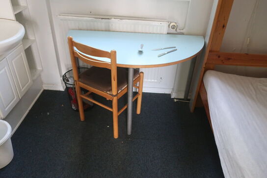 Alt indhold i rummet