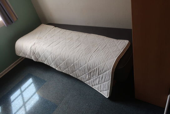 Alt indhold i rummet