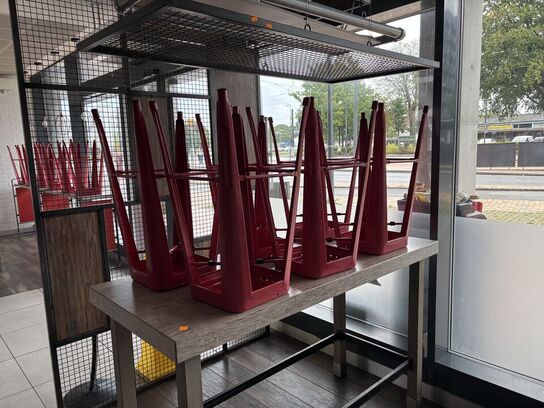 Barbord med 6 stk. barstole