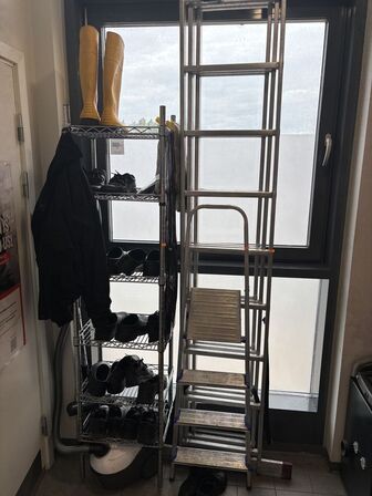 Reol, multistige, trappestige, støvsuger m.m.