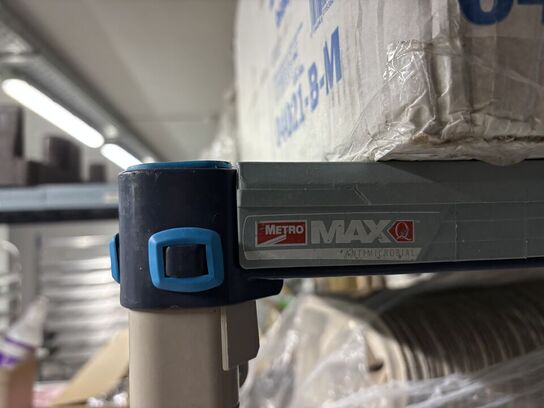 Fødevarereol METRO MAX med indhold