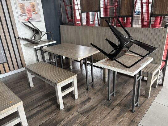 2 stk. bænke, 6 stk. borde samt 4 stk. stole